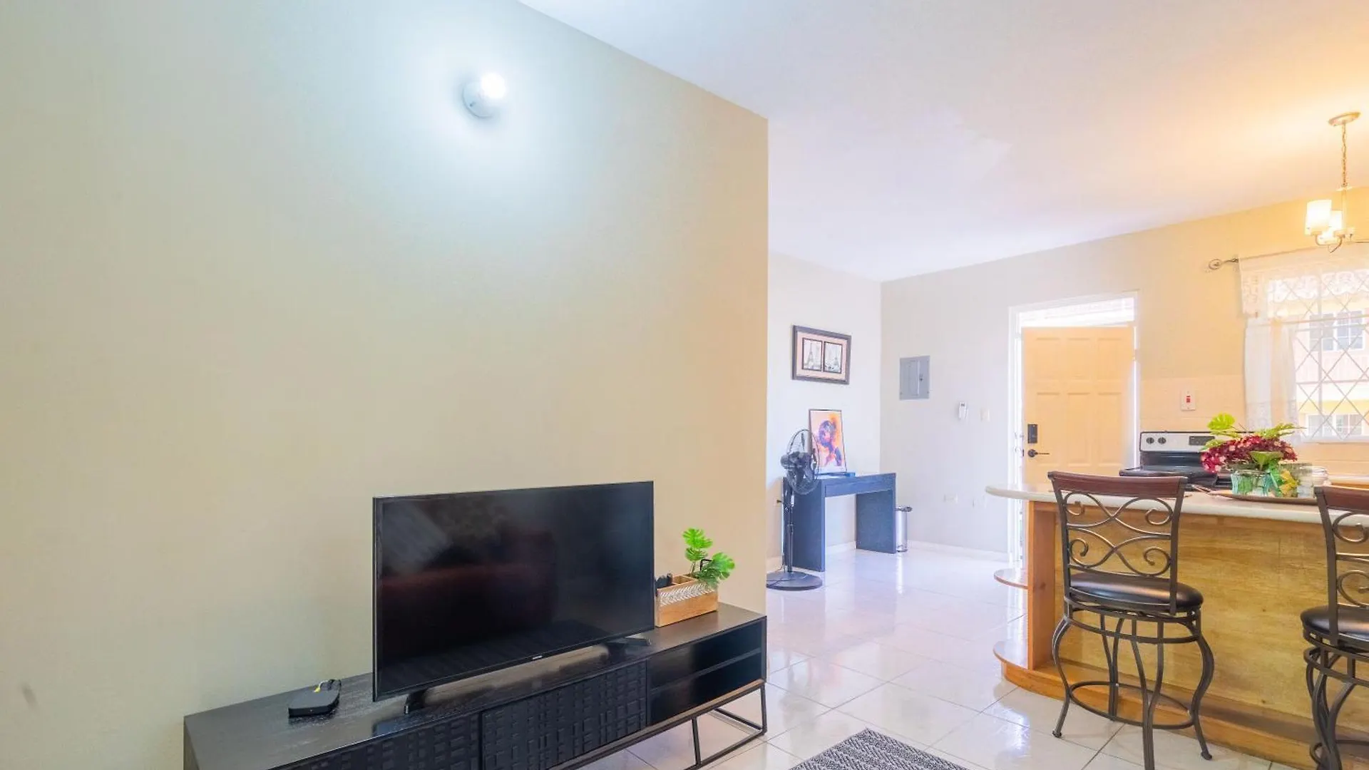 Musgrave Annex- Comfy 1 Bedroom Apartment On The Ground Floor Κίνγκστον Τζαμάικα