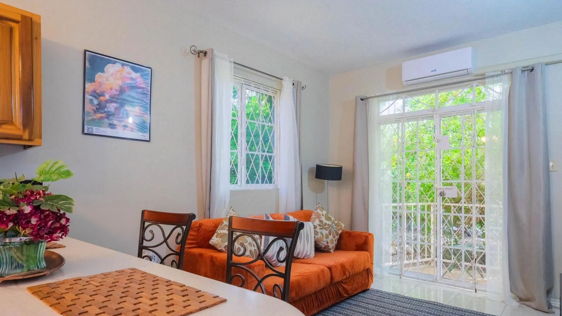 Musgrave Annex- Comfy 1 Bedroom Apartment On The Ground Floor Κίνγκστον