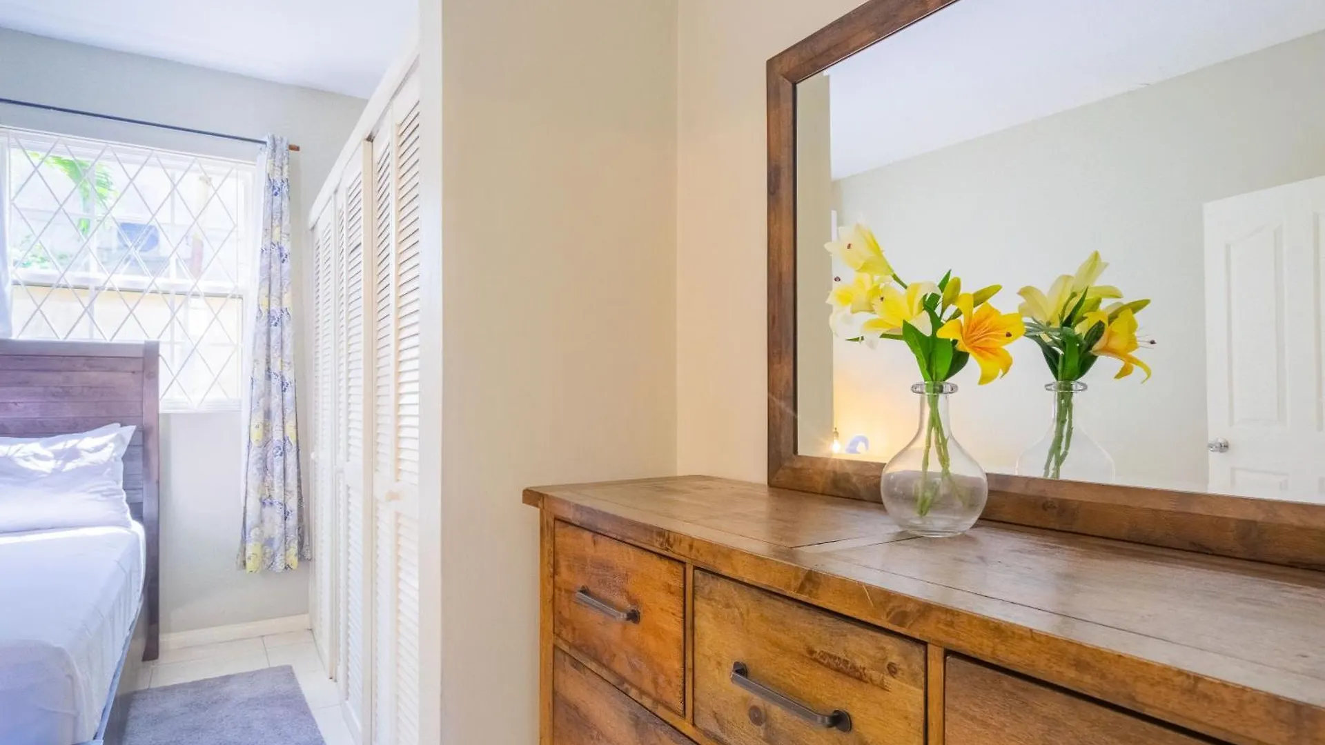 Musgrave Annex- Comfy 1 Bedroom Apartment On The Ground Floor Κίνγκστον